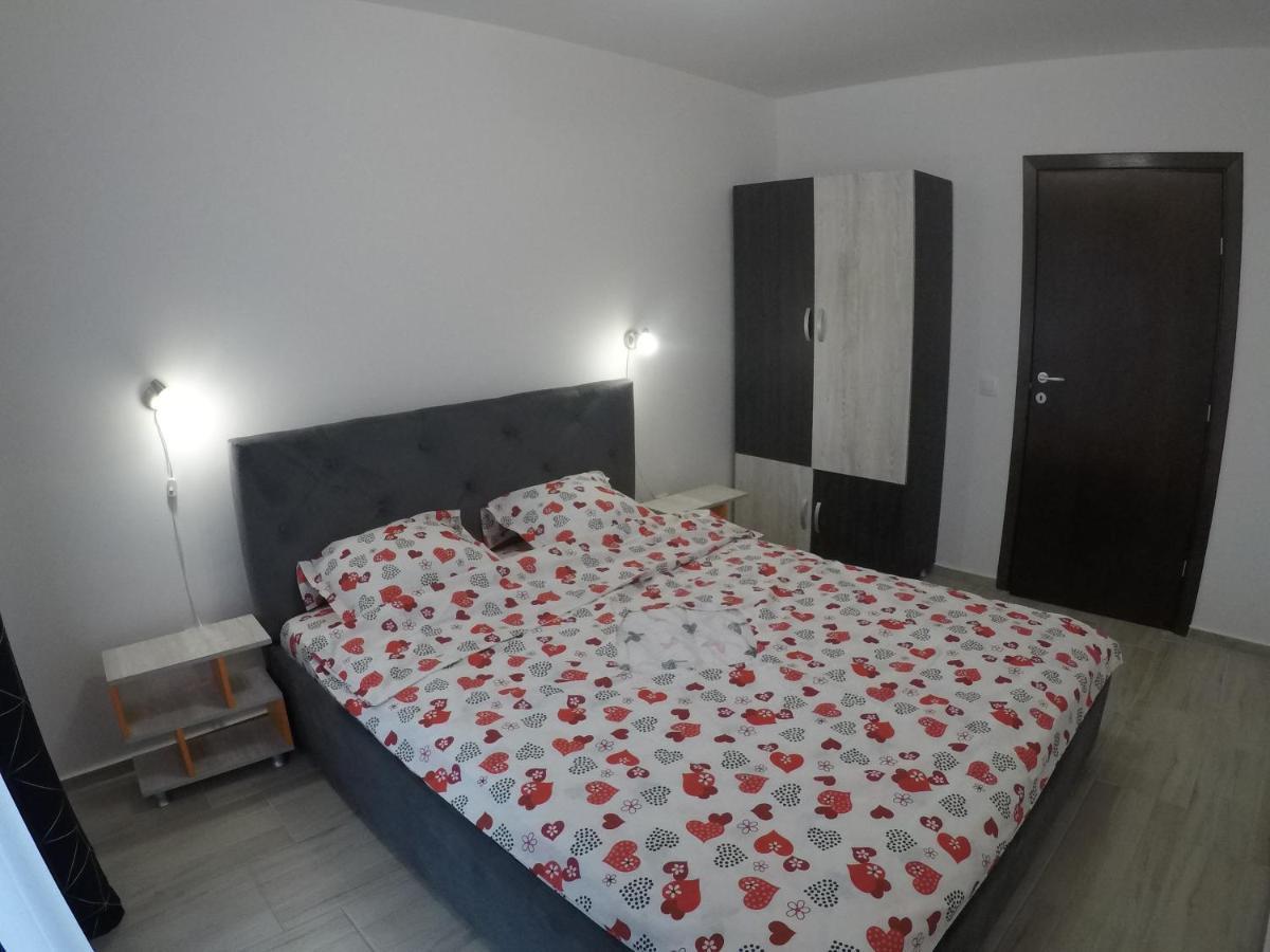 Ama Apartament Cu Terasa 50 Mp & Parcare Brașov Exterior foto