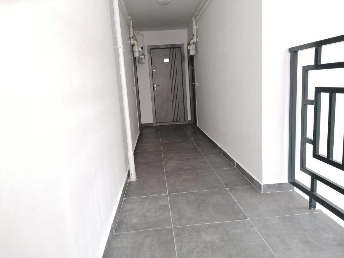 Ama Apartament Cu Terasa 50 Mp & Parcare Brașov Exterior foto