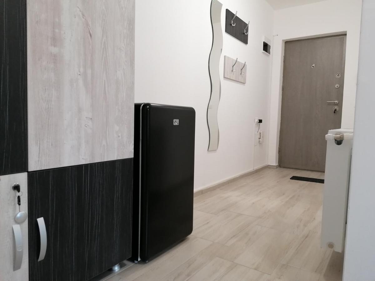 Ama Apartament Cu Terasa 50 Mp & Parcare Brașov Exterior foto