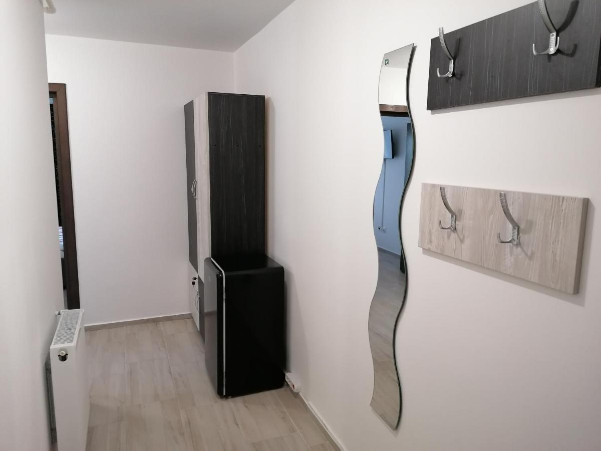 Ama Apartament Cu Terasa 50 Mp & Parcare Brașov Exterior foto