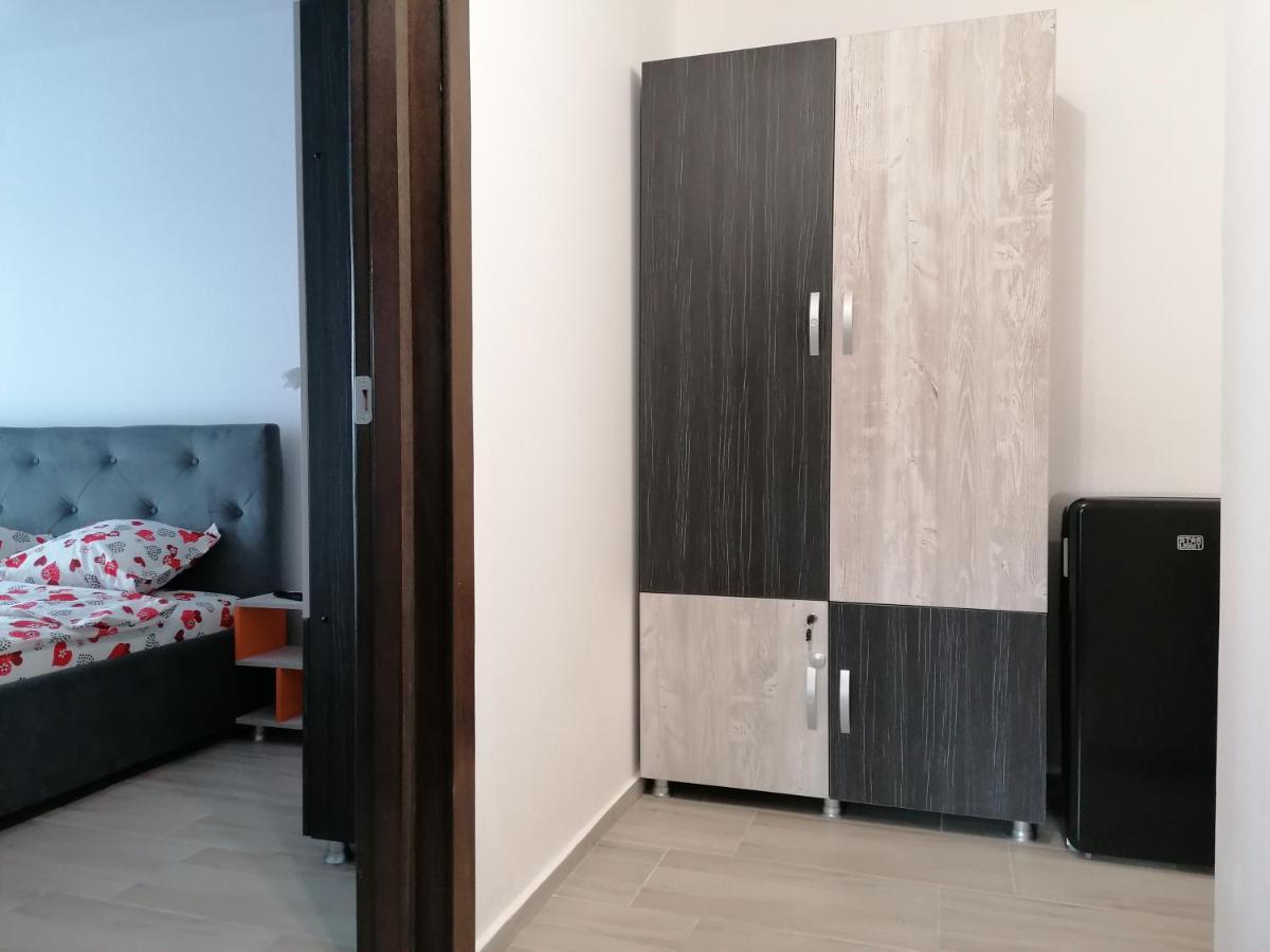 Ama Apartament Cu Terasa 50 Mp & Parcare Brașov Exterior foto
