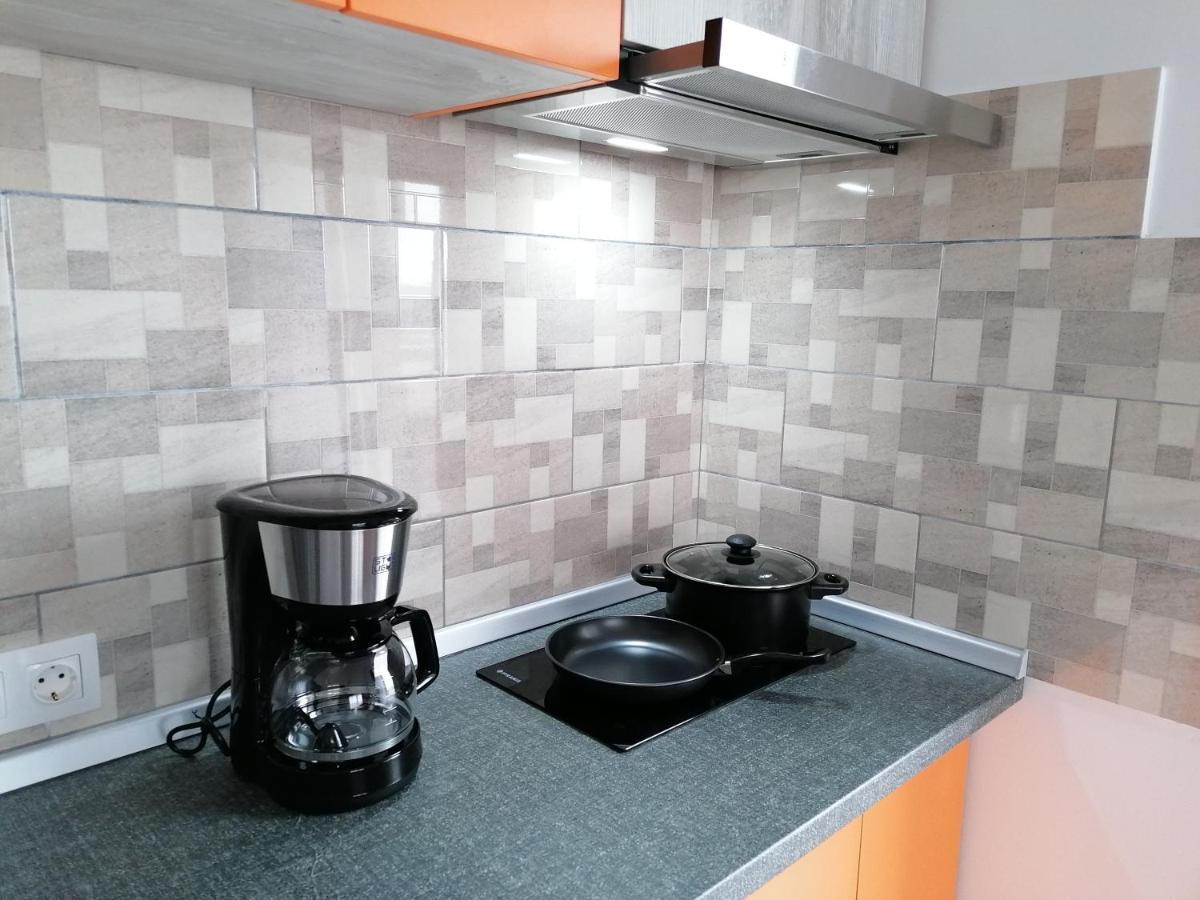 Ama Apartament Cu Terasa 50 Mp & Parcare Brașov Exterior foto