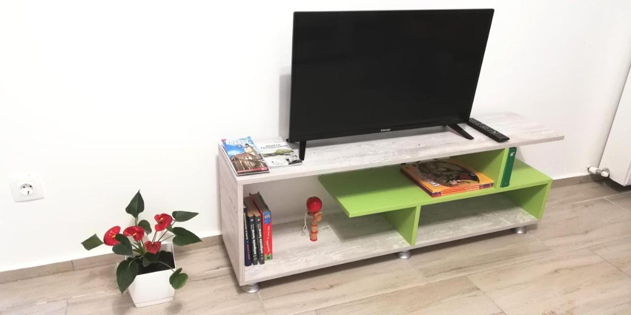 Ama Apartament Cu Terasa 50 Mp & Parcare Brașov Exterior foto