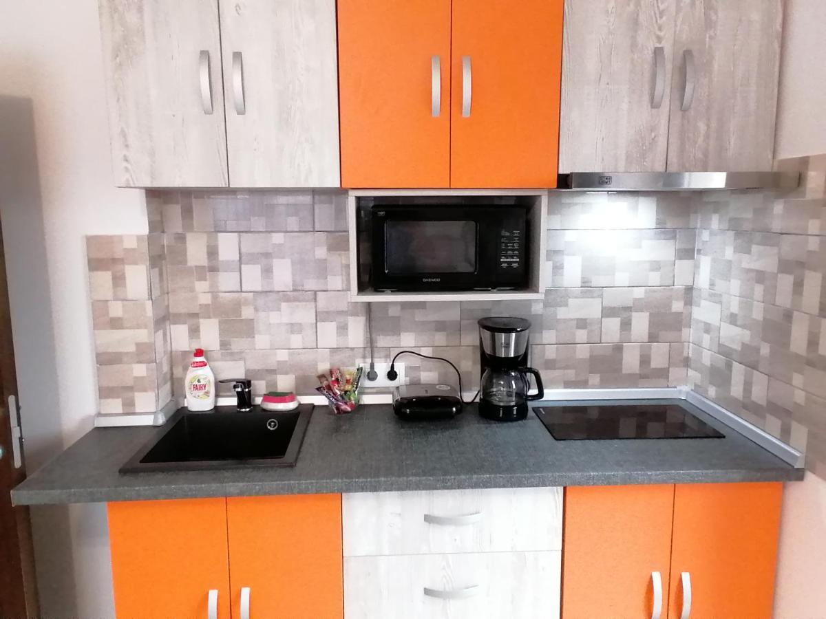 Ama Apartament Cu Terasa 50 Mp & Parcare Brașov Exterior foto