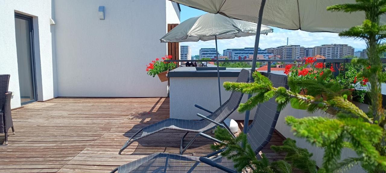Ama Apartament Cu Terasa 50 Mp & Parcare Brașov Exterior foto